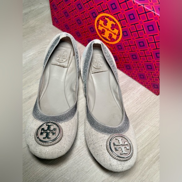 Tory Burch Caroline 2 Metallic Gray Suede Flats Women's Size 8M - Picture 3 of 11